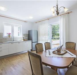 6 bedroom villa with pool near Labin, Istria, sleeps 12